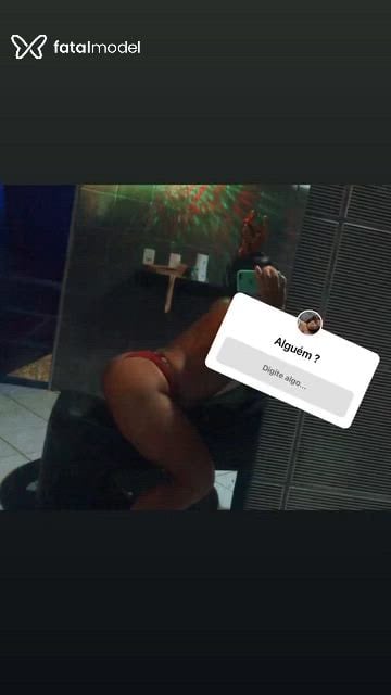 Acompanhante mulher trans com cabelo castanho de olhos castanhos - Natacha Acompanhante mulher trans com cabelo castanho de olhos castanhos - Natacha