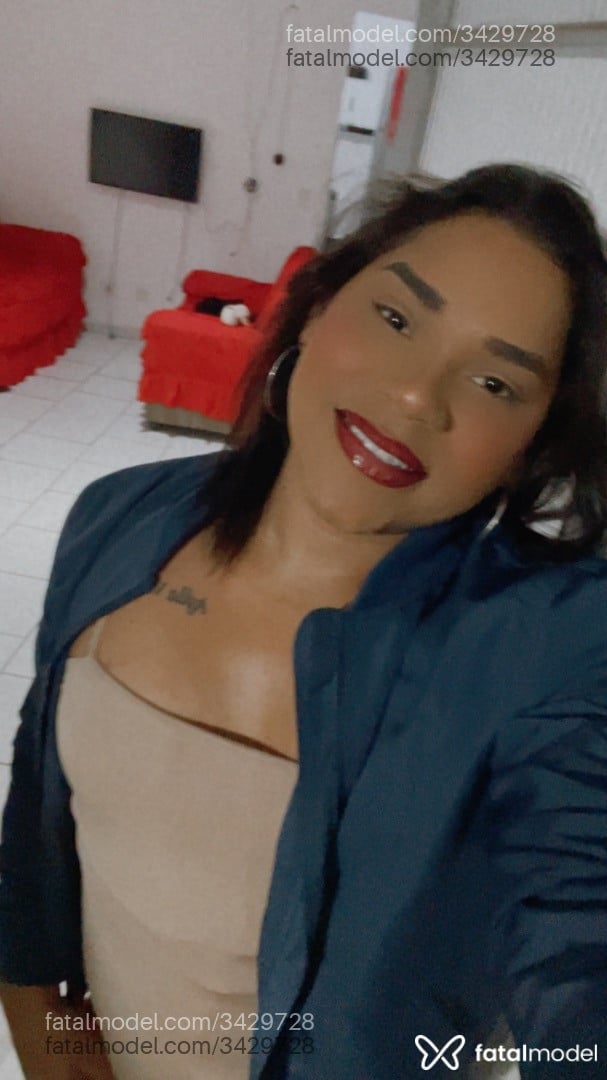 Acompanhante mulher trans com cabelo castanho de olhos castanhos - Natacha Acompanhante mulher trans com cabelo castanho de olhos castanhos - Natacha