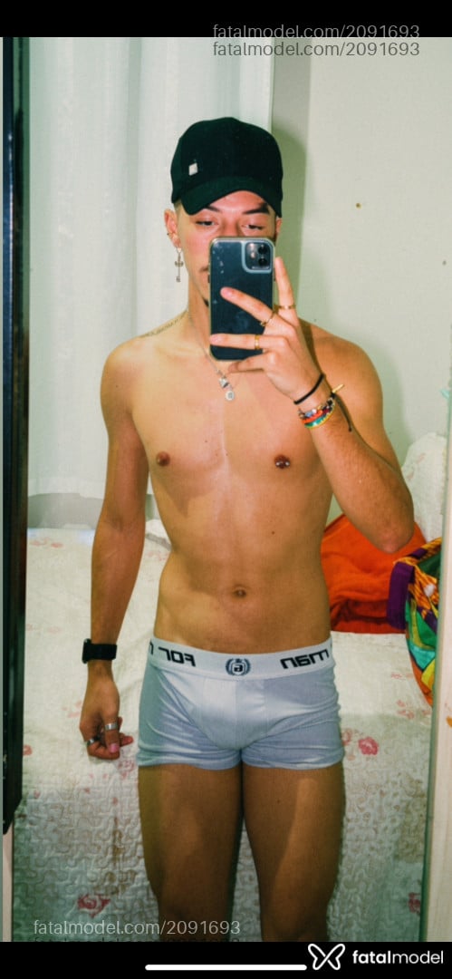 Acompanhante homem loira (o) de olhos castanhos - Thony Acompanhante homem loira (o) de olhos castanhos - Thony