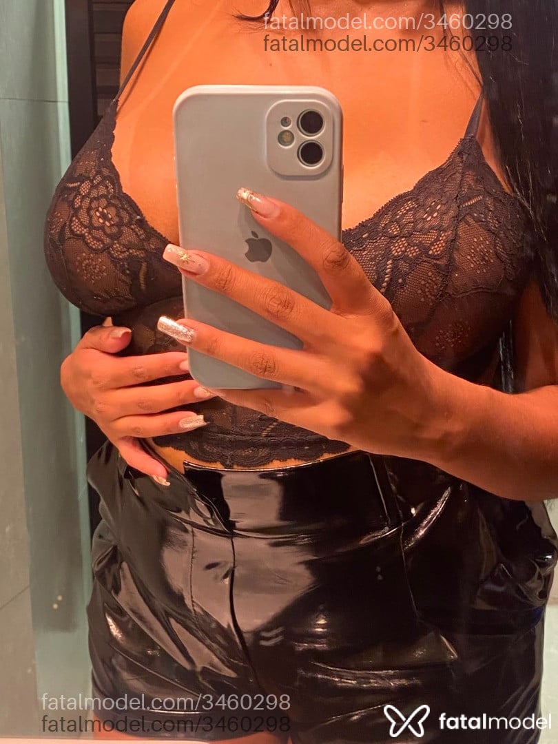 Acompanhante mulher com cabelo castanho de olhos castanhos - Michele