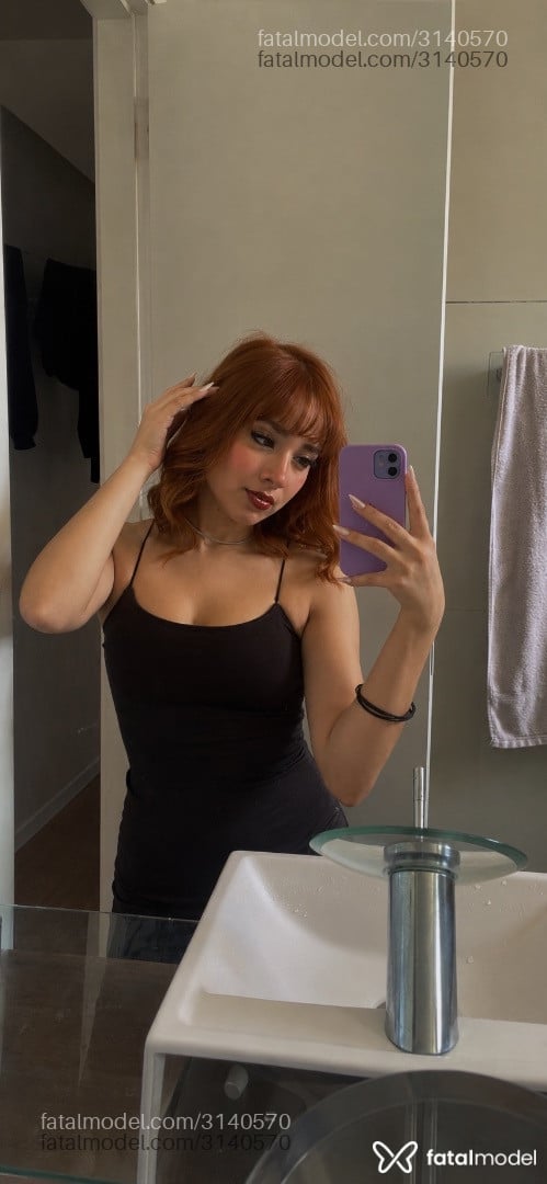 Acompanhante mulher ruiva (o) de olhos castanhos - Angel Acompanhante mulher ruiva (o) de olhos castanhos - Angel