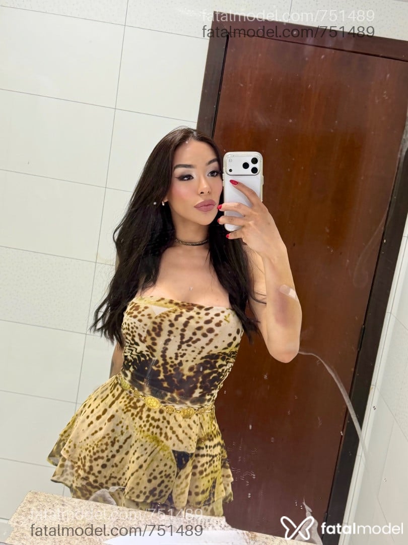 Acompanhante mulher com cabelo castanho de olhos castanhos - Luma