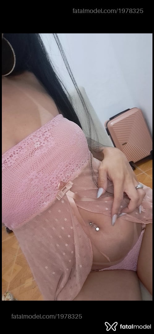 Acompanhante mulher morena (o) de olhos castanhos - Soffie