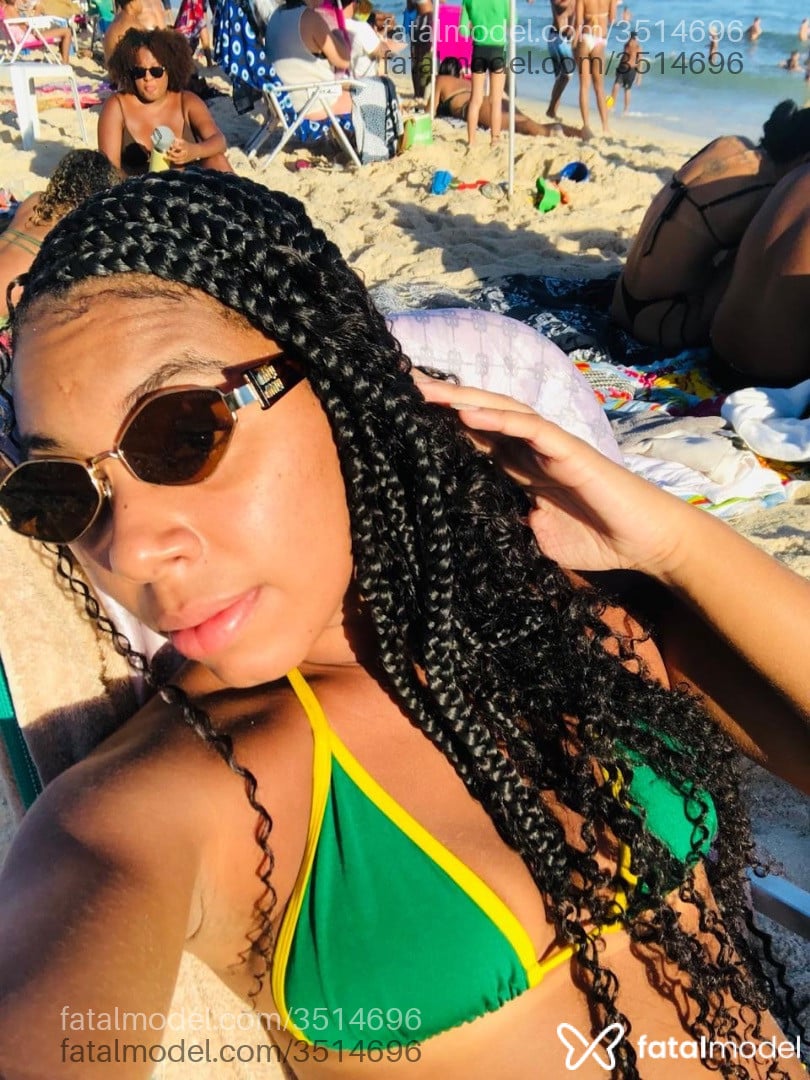Acompanhante mulher morena (o) de olhos castanhos - Lannah
