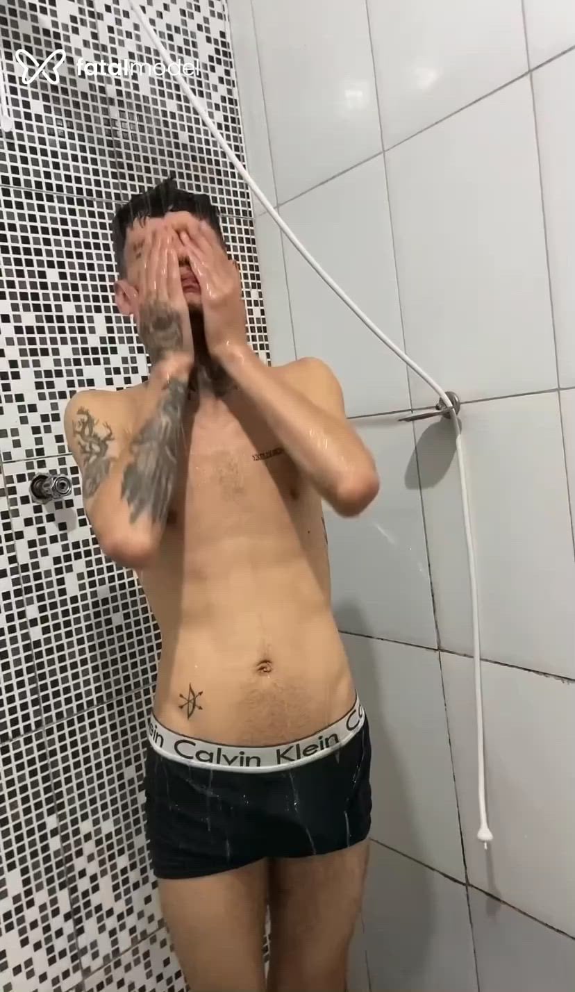 Acompanhante homem com cabelo castanho de olhos castanhos - Leandro
