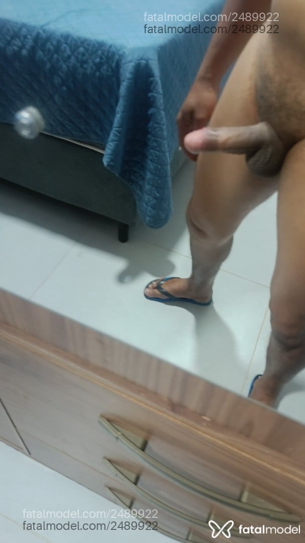 Acompanhante homem morena (o) de olhos castanhos - Eduardo