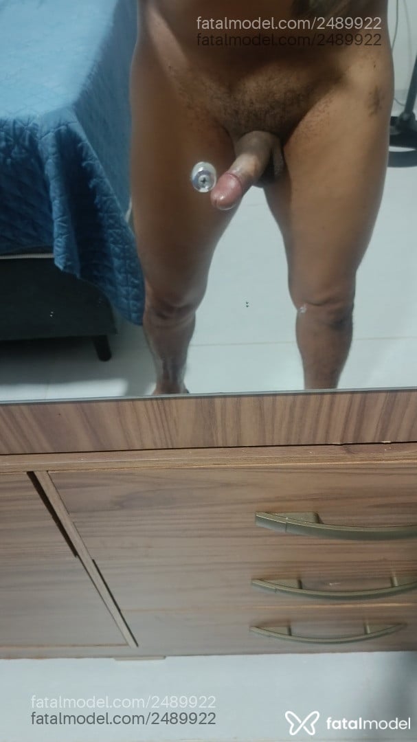 Acompanhante homem morena (o) de olhos castanhos - Eduardo