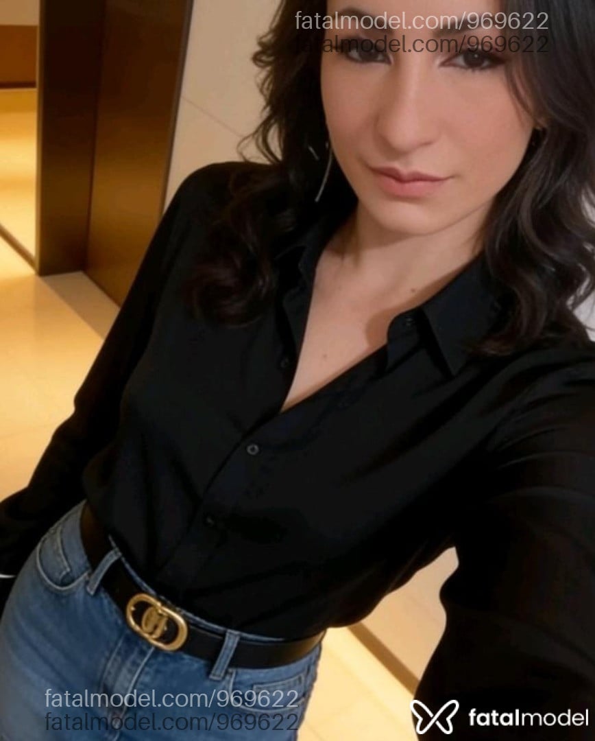 Acompanhante travesti com cabelo castanho de olhos castanhos - Mayane