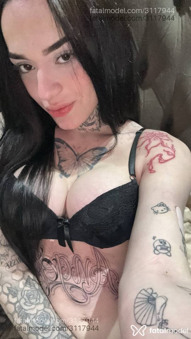 Acompanhante mulher trans com cabelo castanho de olhos mel em São Paulo - Stella Raven