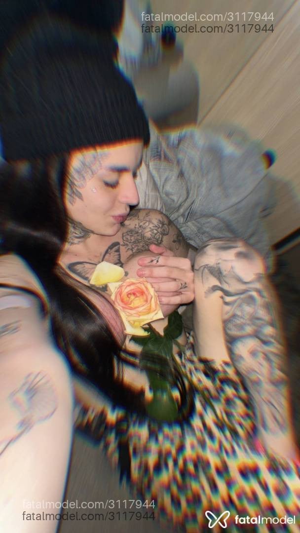 Acompanhante mulher trans com cabelo castanho de olhos mel em São Paulo - Maria Stella