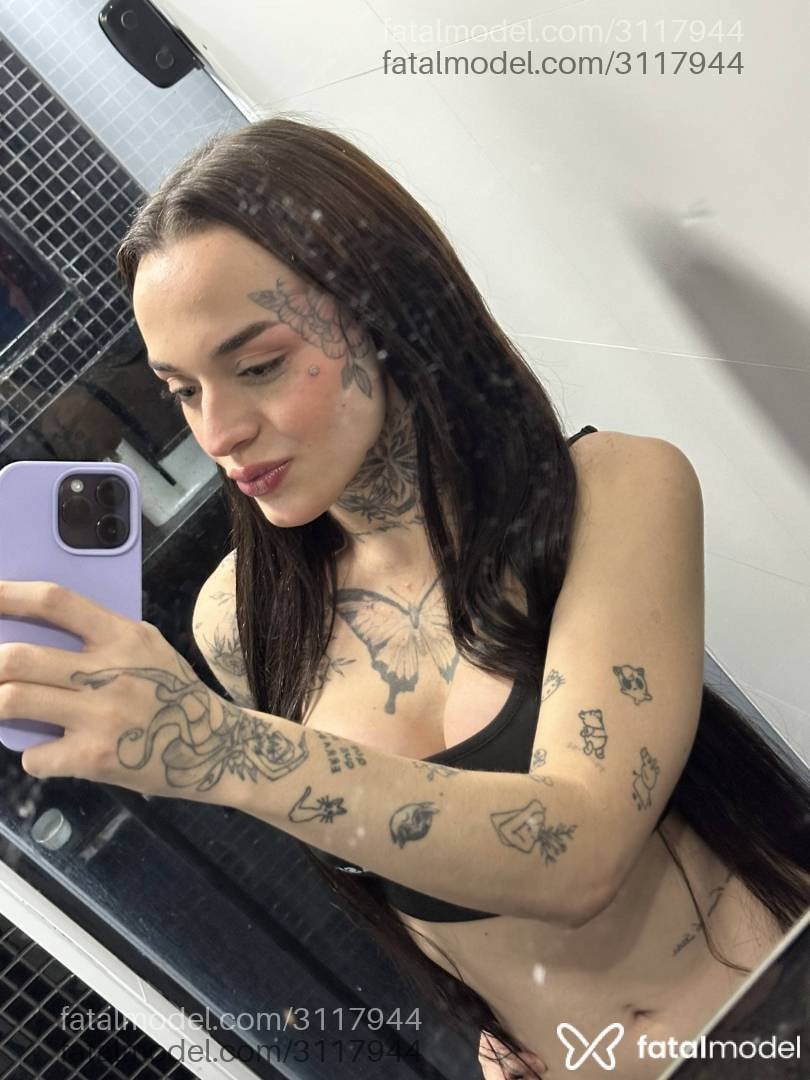 Acompanhante mulher trans com cabelo castanho de olhos mel em São Paulo - Maria Stella
