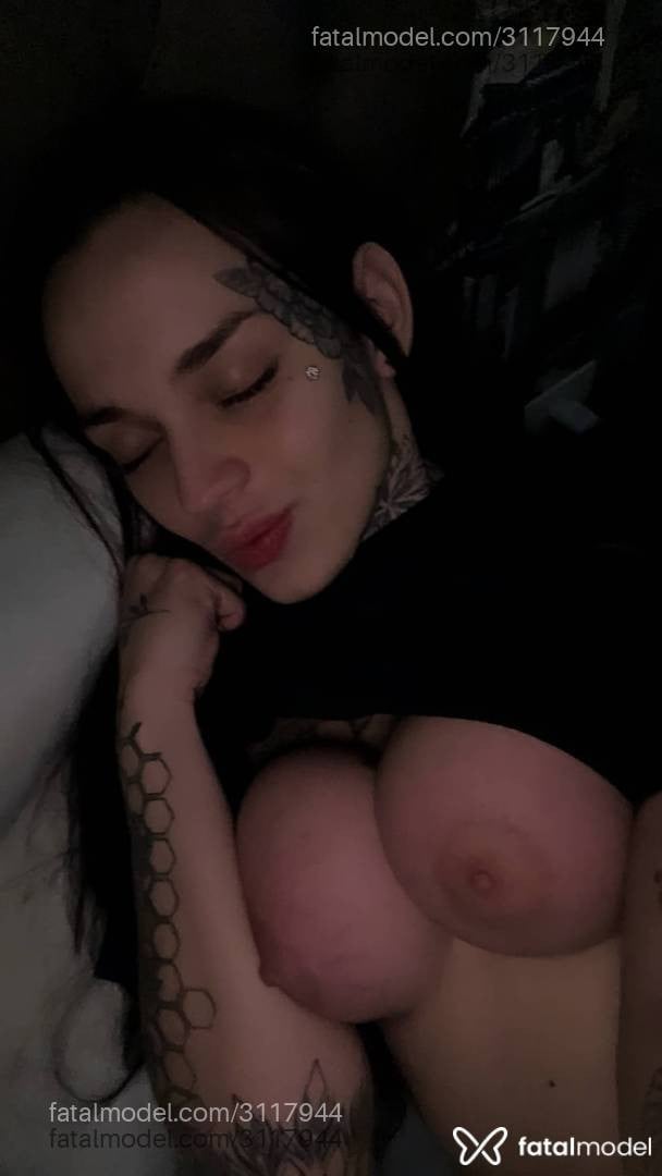 Acompanhante mulher trans com cabelo castanho de olhos mel em São Paulo - Maria Stella