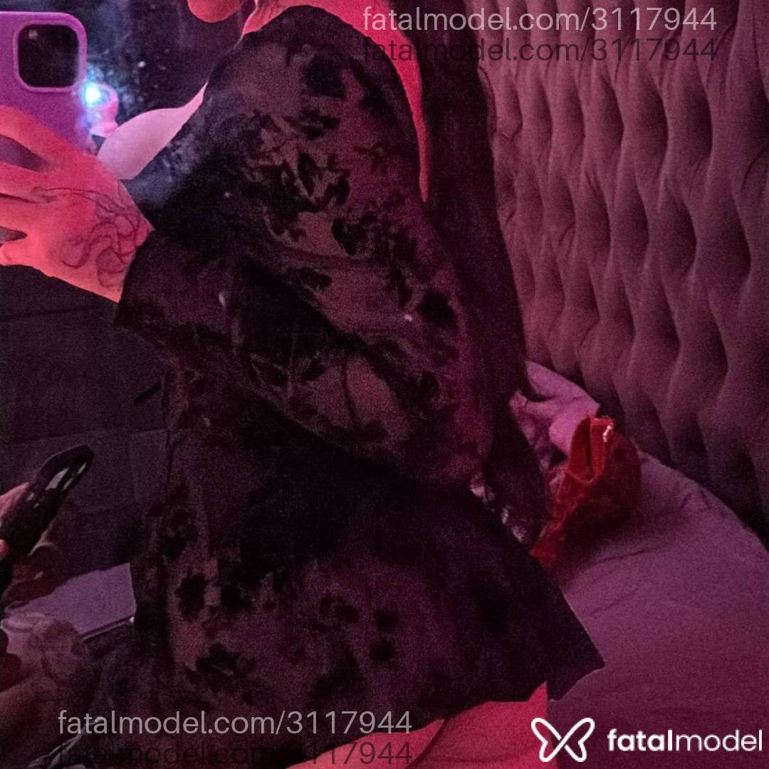 Acompanhante mulher trans com cabelo castanho de olhos mel em São Paulo - Maria Stella