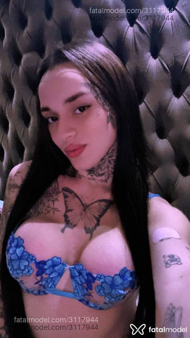 Acompanhante mulher trans com cabelo castanho de olhos mel em São Paulo - Maria Stella