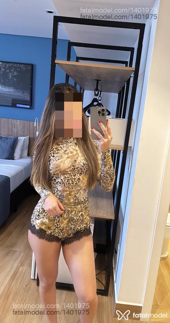 Acompanhante mulher com cabelo castanho de olhos castanhos - Isa Vieri