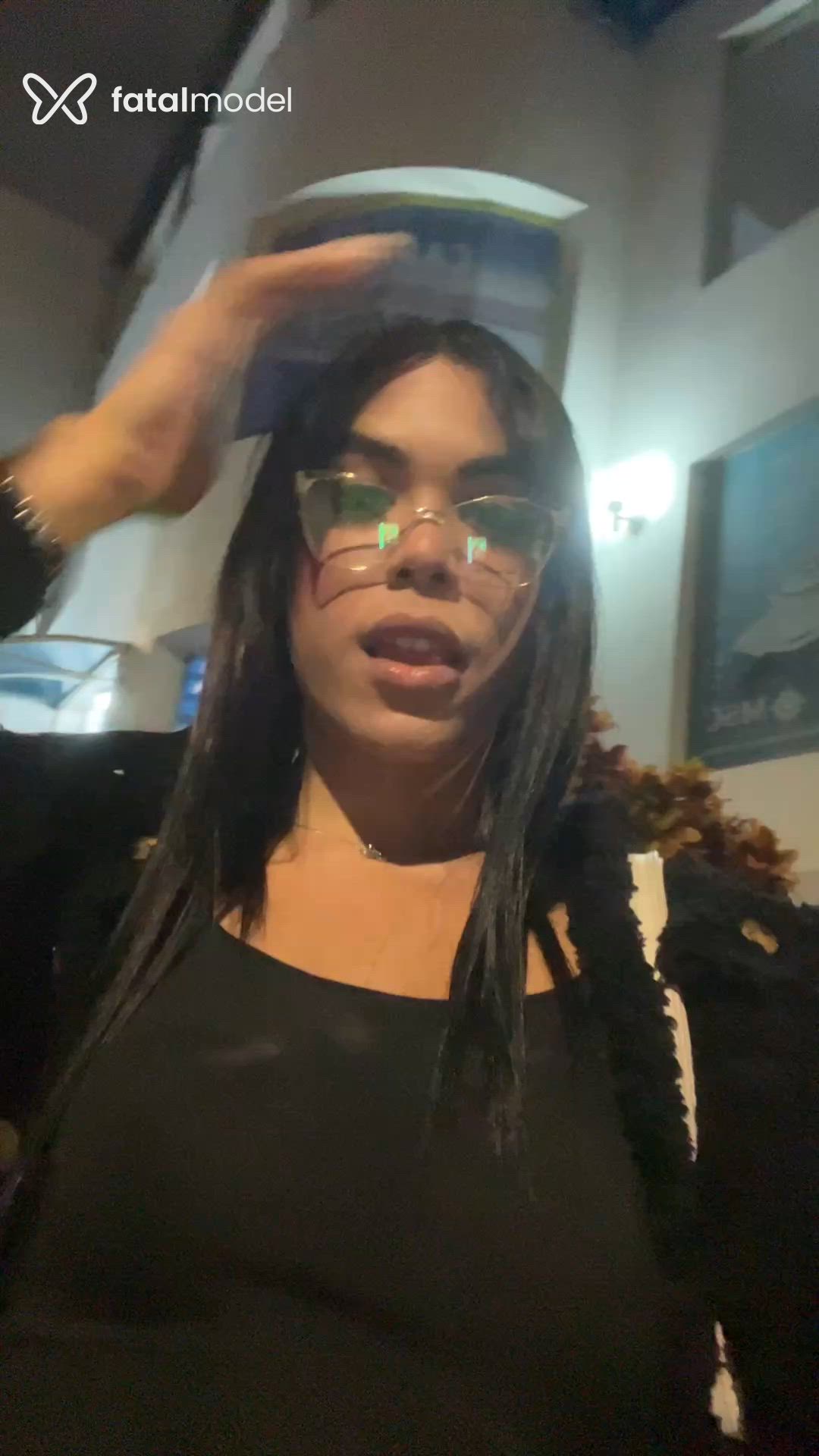 Acompanhante mulher trans morena (o) de olhos pretos - Amanda