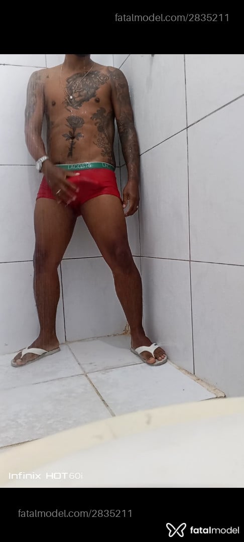 Acompanhante homem morena (o) de olhos pretos - Indiotatuado