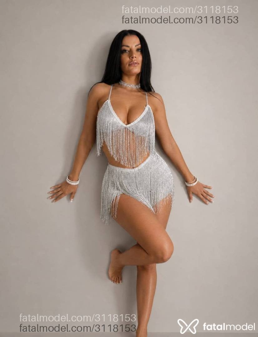 Acompanhante mulher morena (o) de olhos verdes - Babi Boss