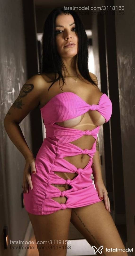 Acompanhante mulher morena (o) de olhos verdes - Babi Boss