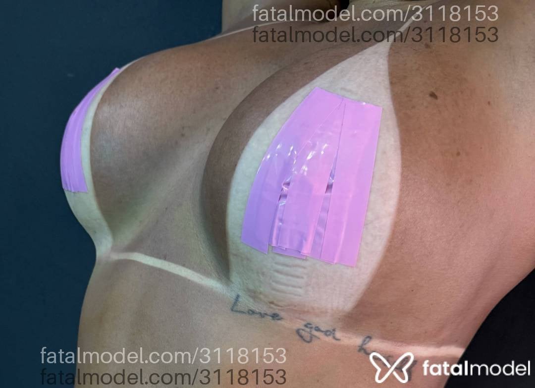 Acompanhante mulher morena (o) de olhos verdes - Babi Boss