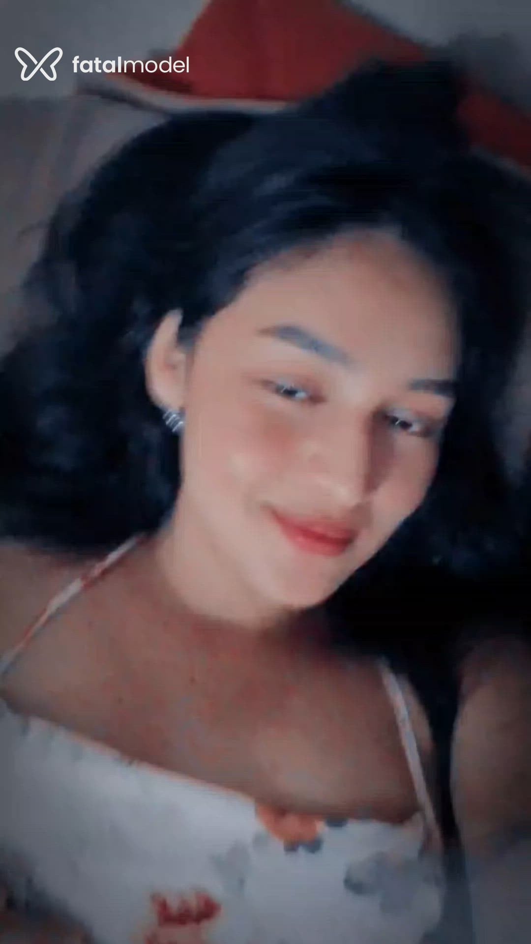 Acompanhante mulher morena (o) de olhos pretos - Vitória