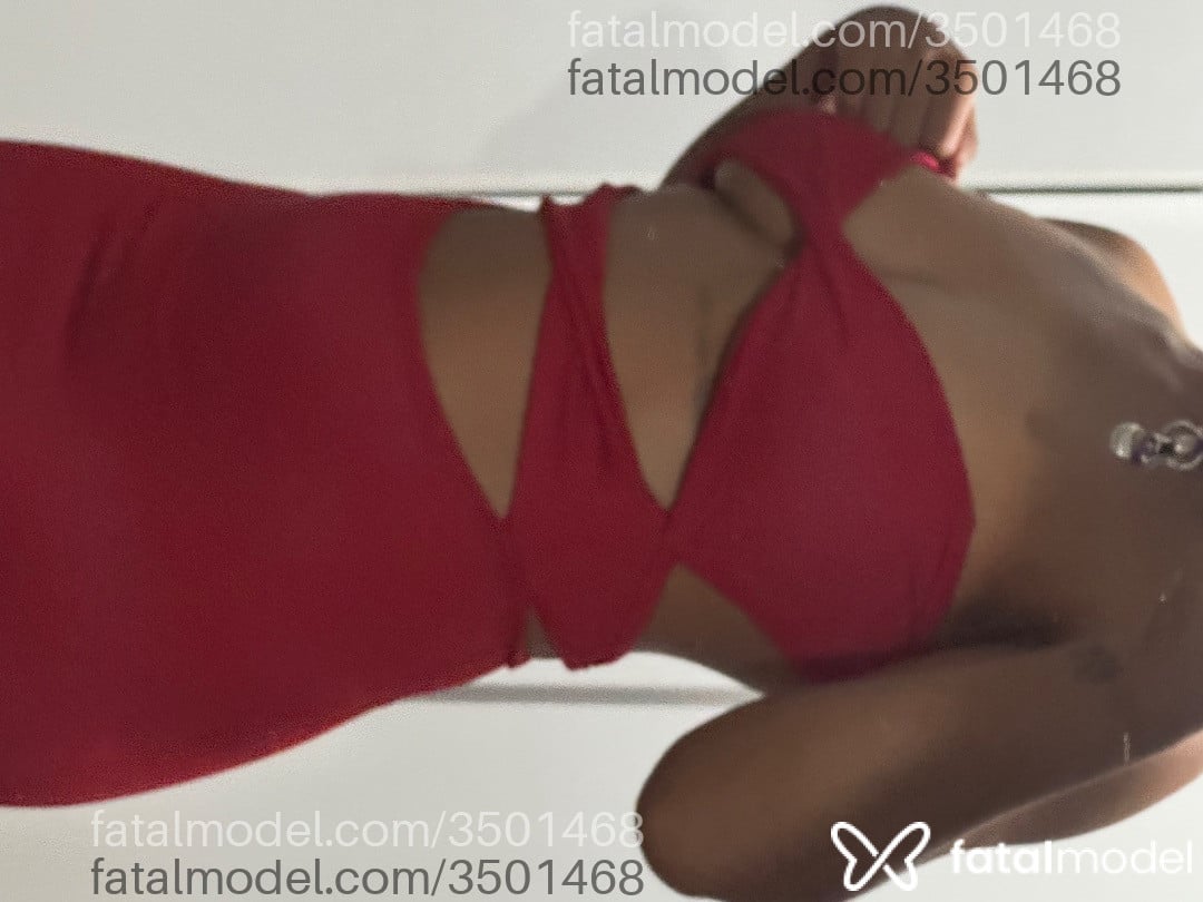 Acompanhante mulher com cabelo castanho de olhos castanhos - Maanu