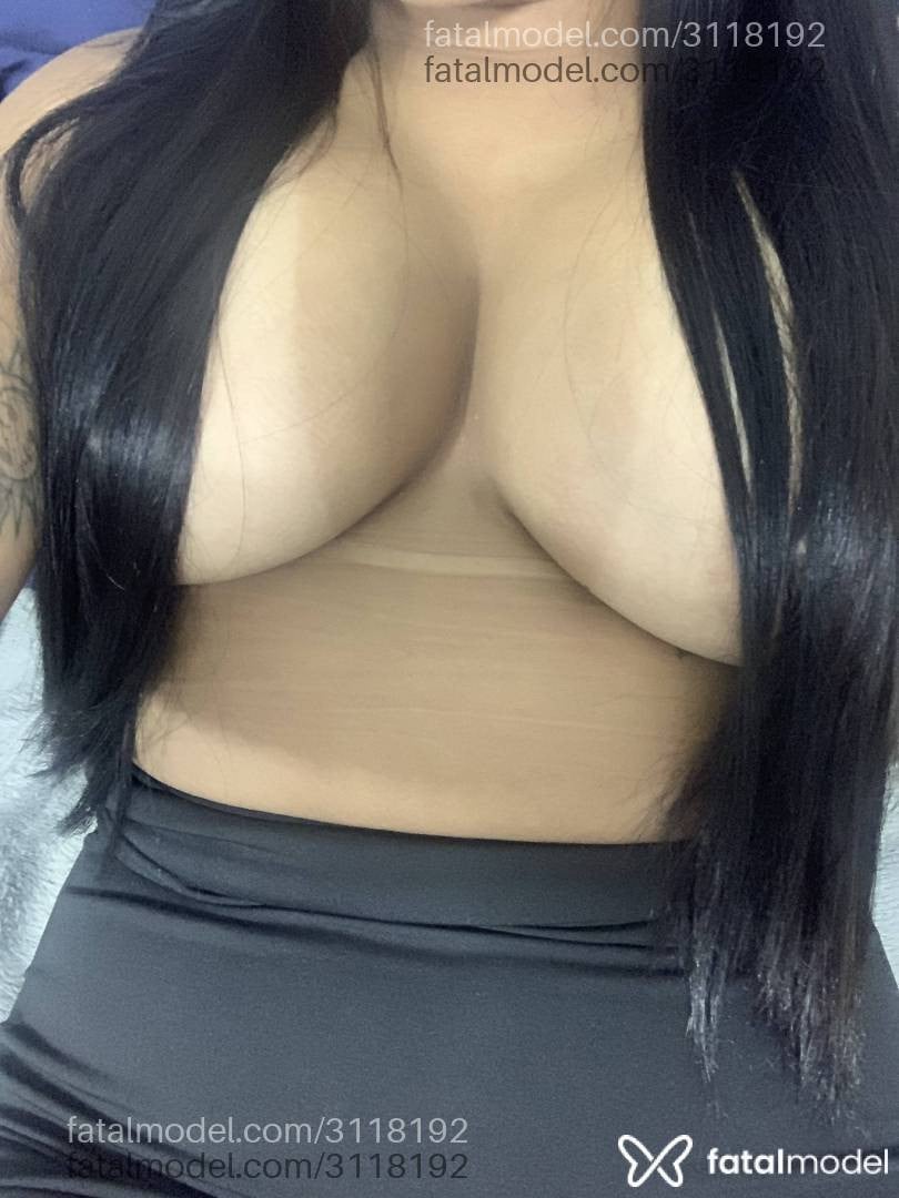 Acompanhante mulher morena (o) de olhos castanhos - Mariana Miller
