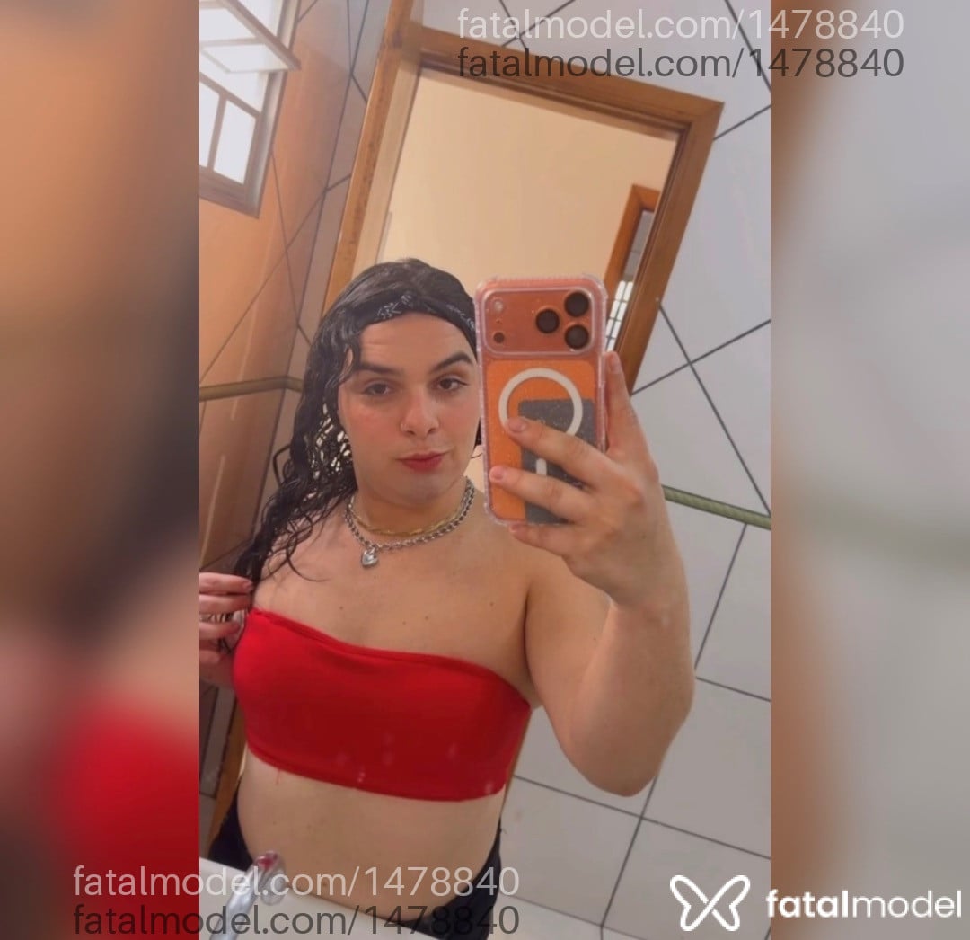 Acompanhante travesti morena (o) de olhos castanhos - Lolô Marquezz