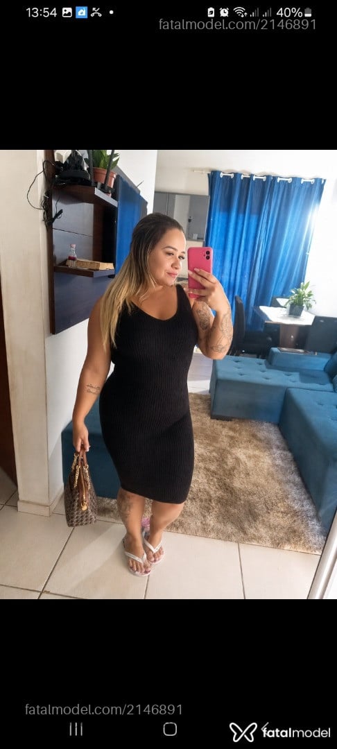 Acompanhante mulher loira (o) de olhos castanhos - Nay