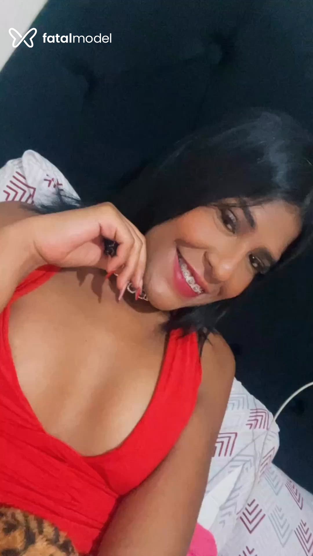 Acompanhante mulher com cabelo castanho de olhos pretos - Bruna Acompanhante mulher com cabelo castanho de olhos pretos - Bruna