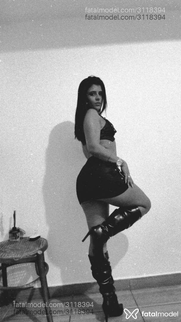 Acompanhante mulher morena (o) de olhos mel - Morena