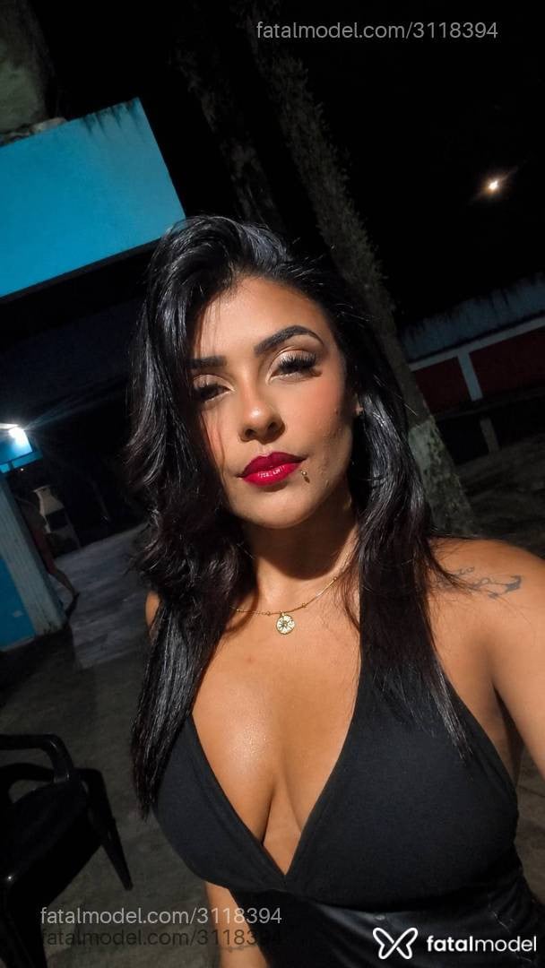 Acompanhante mulher morena (o) de olhos mel - Morena