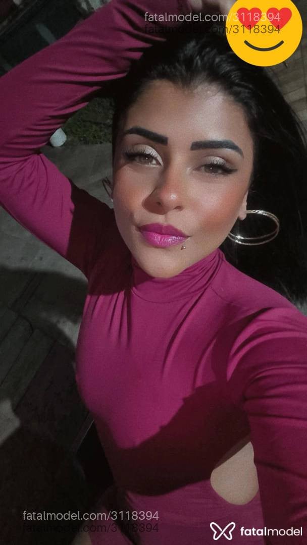 Acompanhante mulher morena (o) de olhos mel - Morena