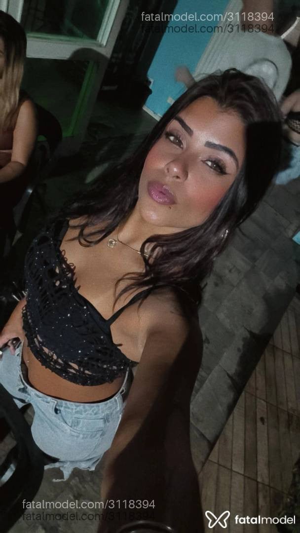 Acompanhante mulher morena (o) de olhos mel - Morena