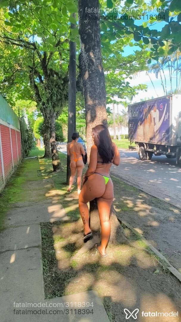 Acompanhante mulher morena (o) de olhos mel - Morena