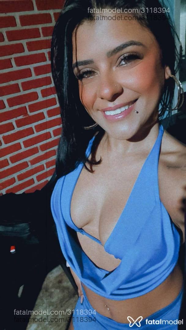 Acompanhante mulher morena (o) de olhos mel - Morena