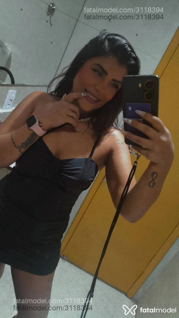 Acompanhante mulher morena (o) de olhos mel - Morena