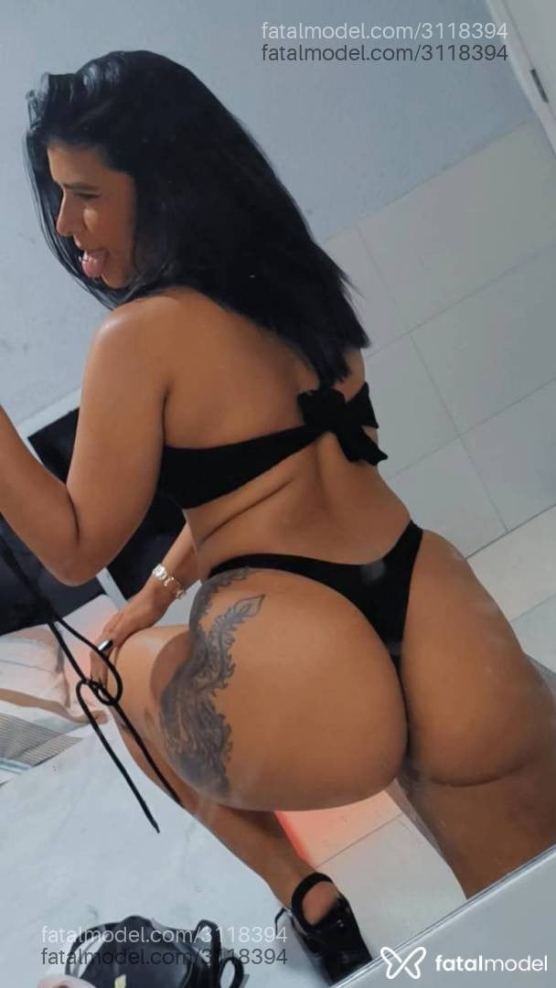 Acompanhante mulher morena (o) de olhos mel - Morena