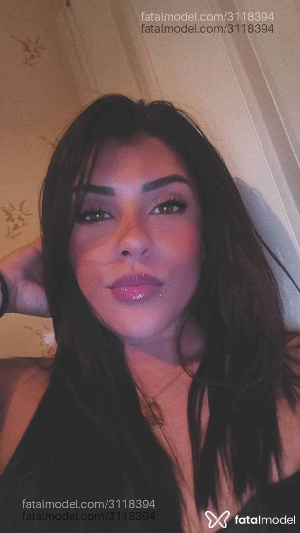 Acompanhante mulher morena (o) de olhos mel - Morena