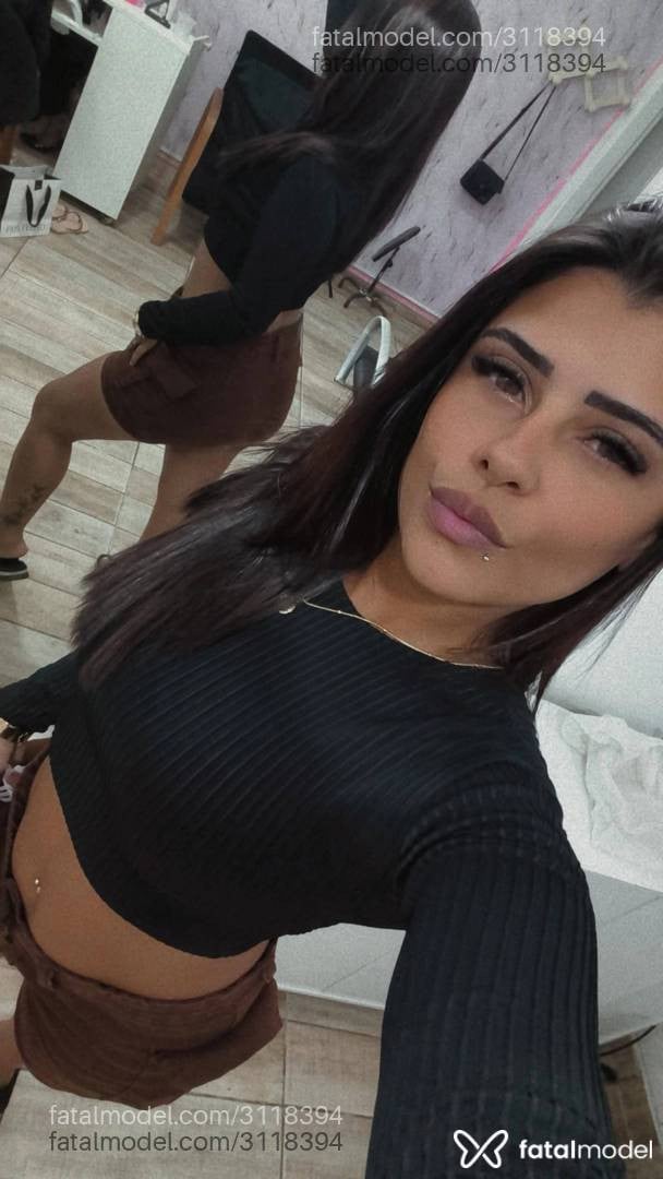 Acompanhante mulher morena (o) de olhos mel - Morena