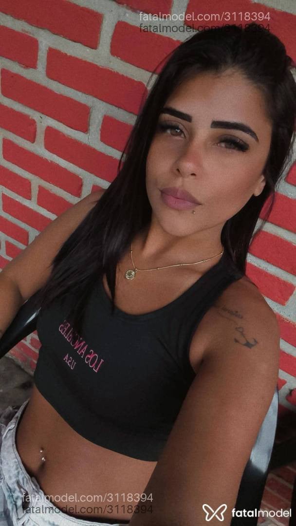 Acompanhante mulher morena (o) de olhos mel - Morena