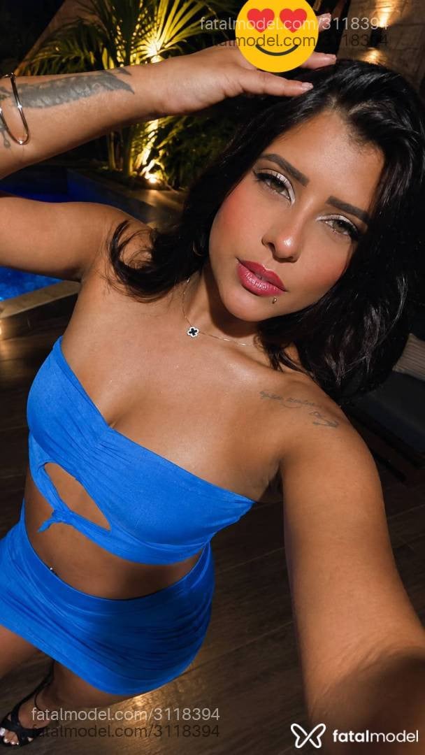 Acompanhante mulher morena (o) de olhos mel - Morena