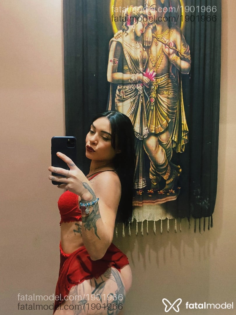 Acompanhante mulher com cabelo castanho de olhos castanhos - Miuki