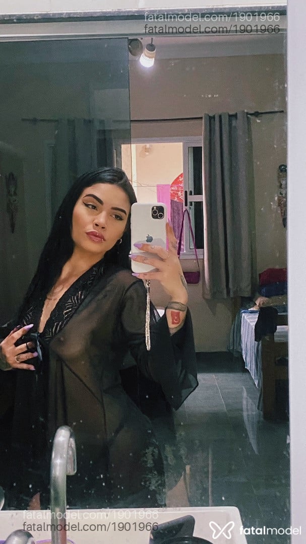 Acompanhante mulher com cabelo castanho de olhos castanhos - Miuki