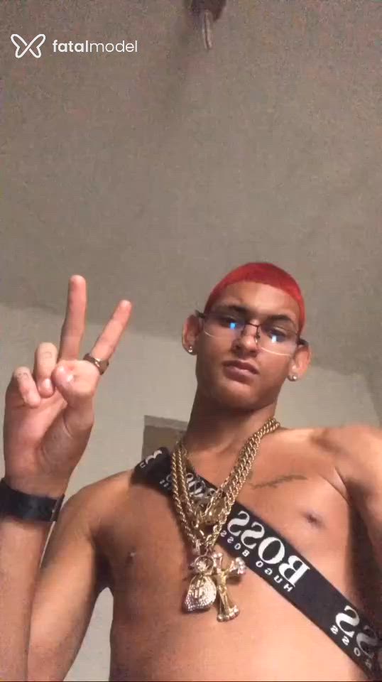 Acompanhante homem sem cabelo de olhos castanhos - Rael Silvah