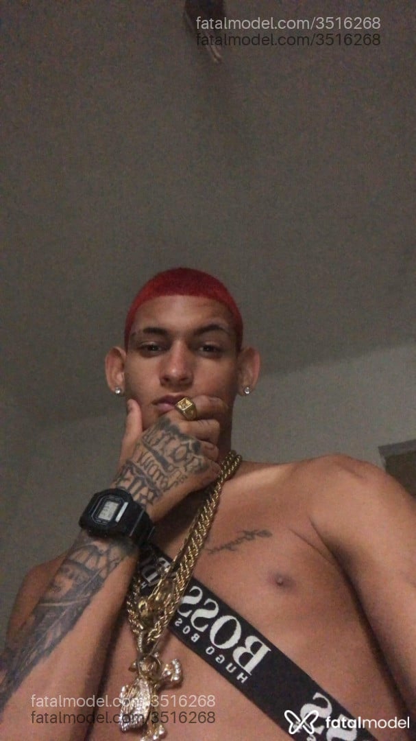 Acompanhante homem sem cabelo de olhos castanhos - Rael Silvah