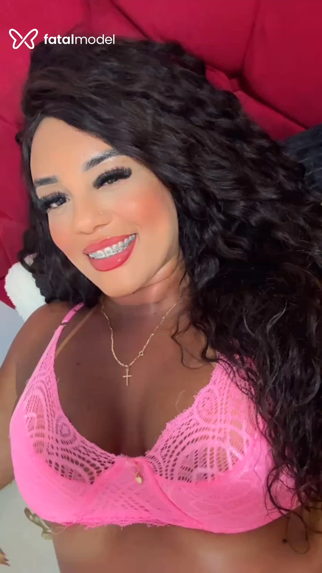 Acompanhante mulher morena (o) de olhos castanhos - Mirella Cavalcanti