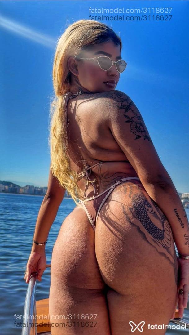 Acompanhante mulher morena (o) de olhos pretos - Catarina Lancelott