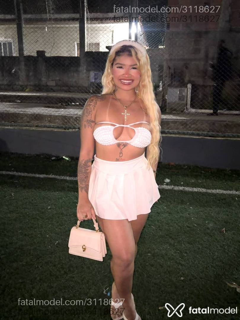 Acompanhante mulher morena (o) de olhos pretos - Catarina Lancelott