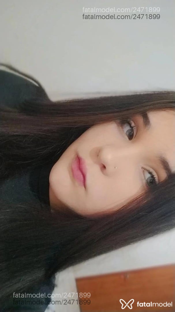Acompanhante mulher morena (o) de olhos verdes - Bella